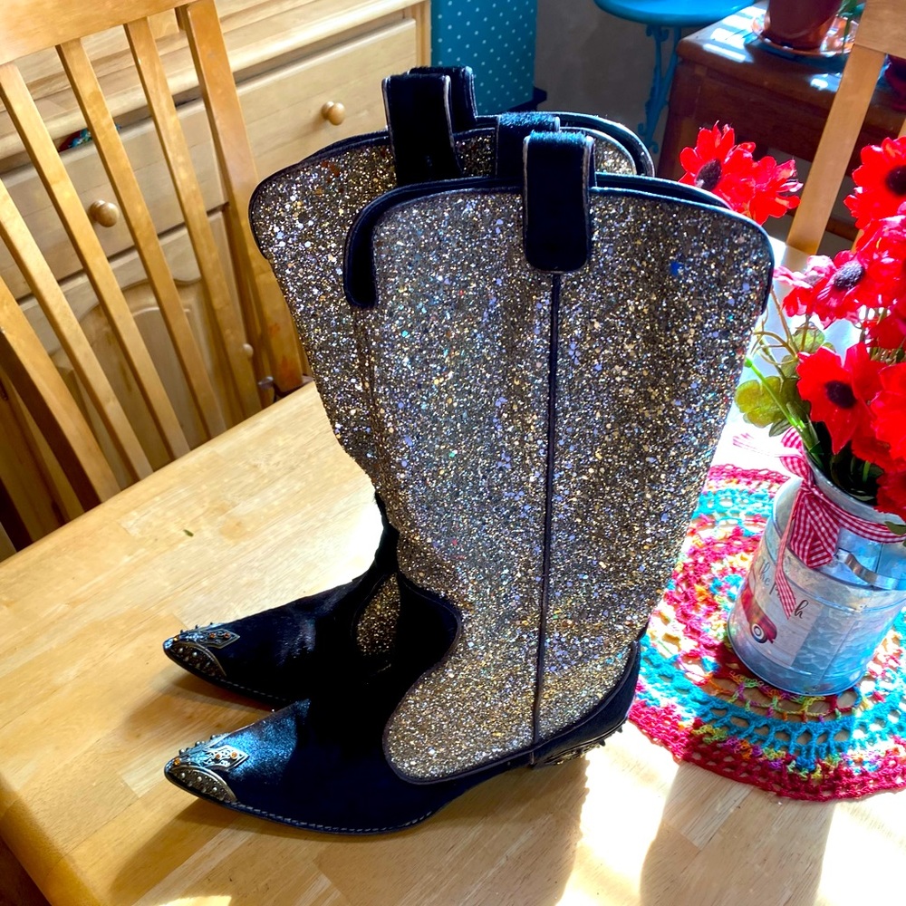 Gorgeous Giuseppe Zanotti sparkly women’s western/cowboy boots